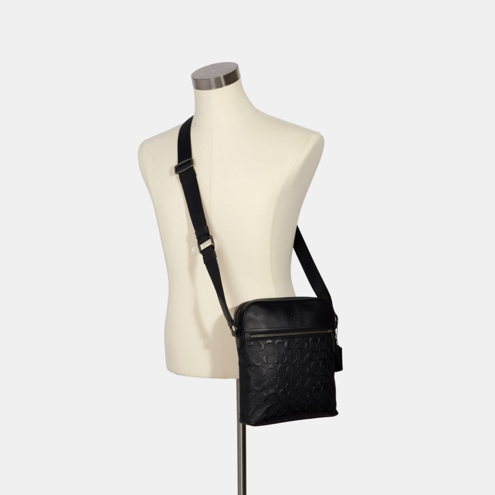 กระเป๋าสะพายข้างผู้ชาย รุ่น Houston Flight Bag In Signature Leather