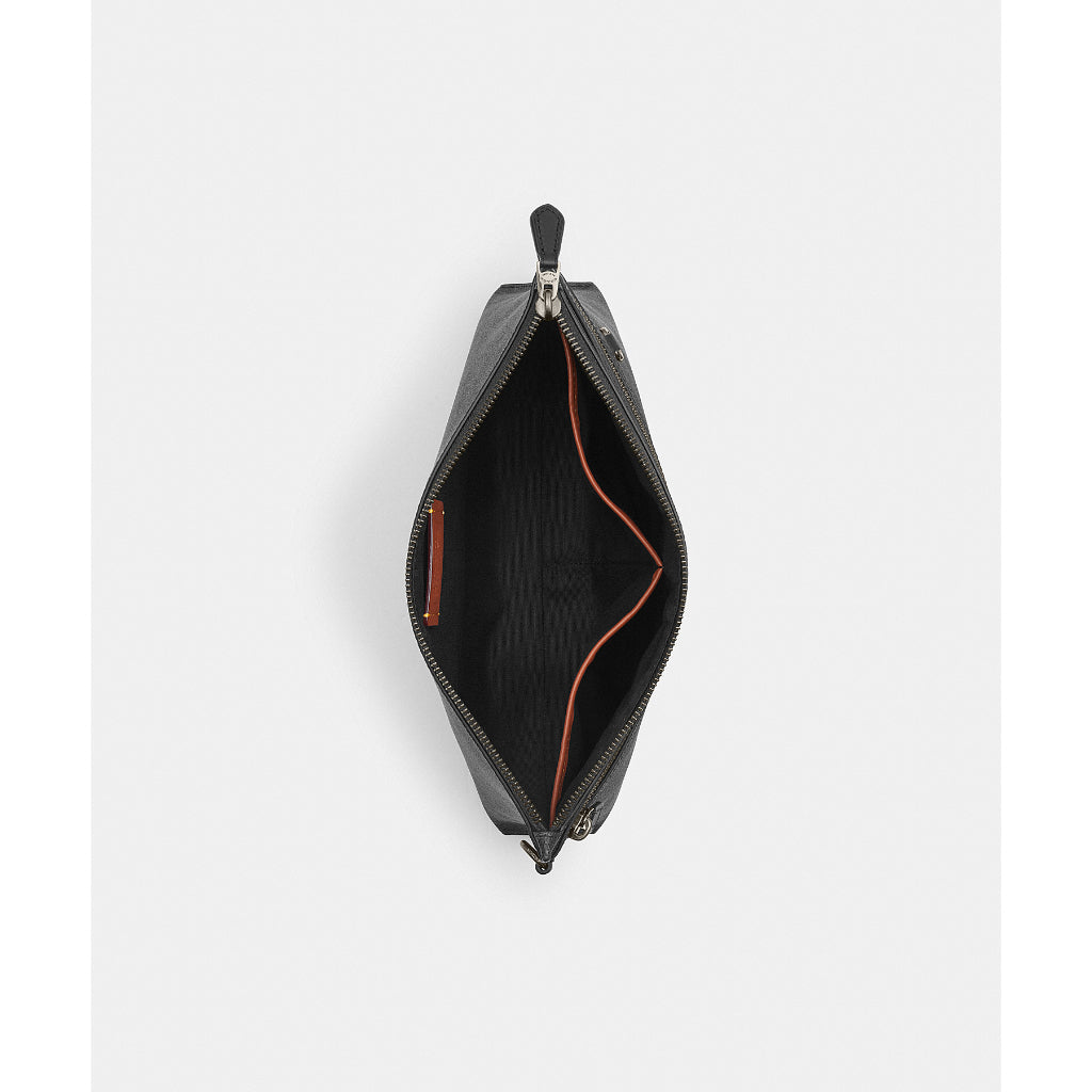 กระเป๋าถือผู้ชาย รุ่น Carry All Pouch In Signature Canvas