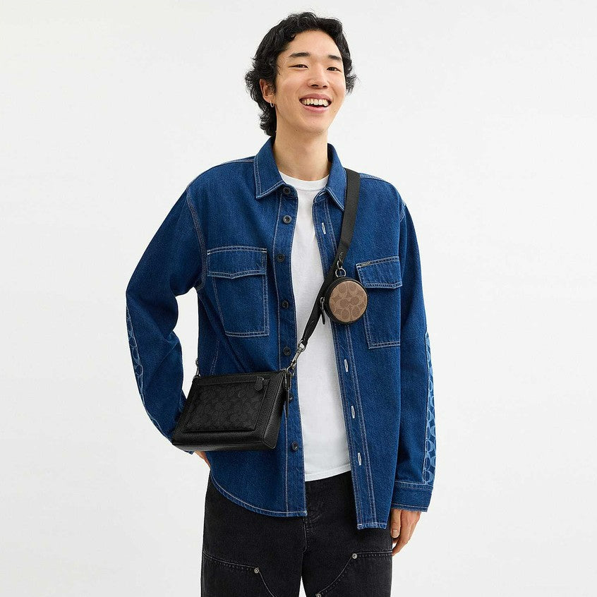 กระเป๋าสะพายข้างผู้ชาย รุ่น Holden Crossbody In Blocked Signature Canvas