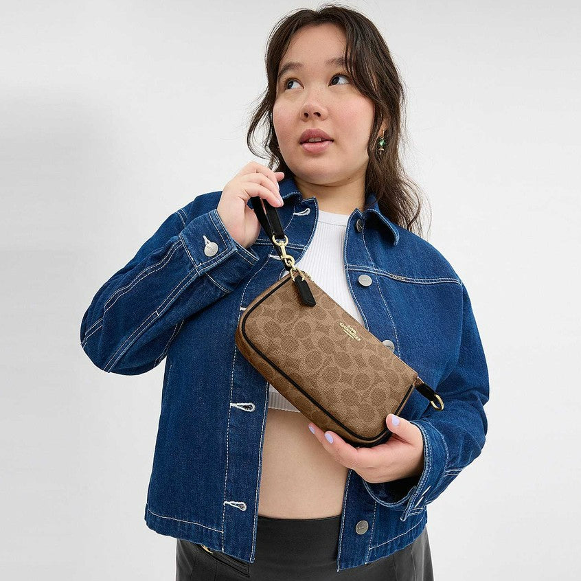 กระเป๋าคล้องมือผู้หญิง รุ่น Nolita 19 In Signature Canvas