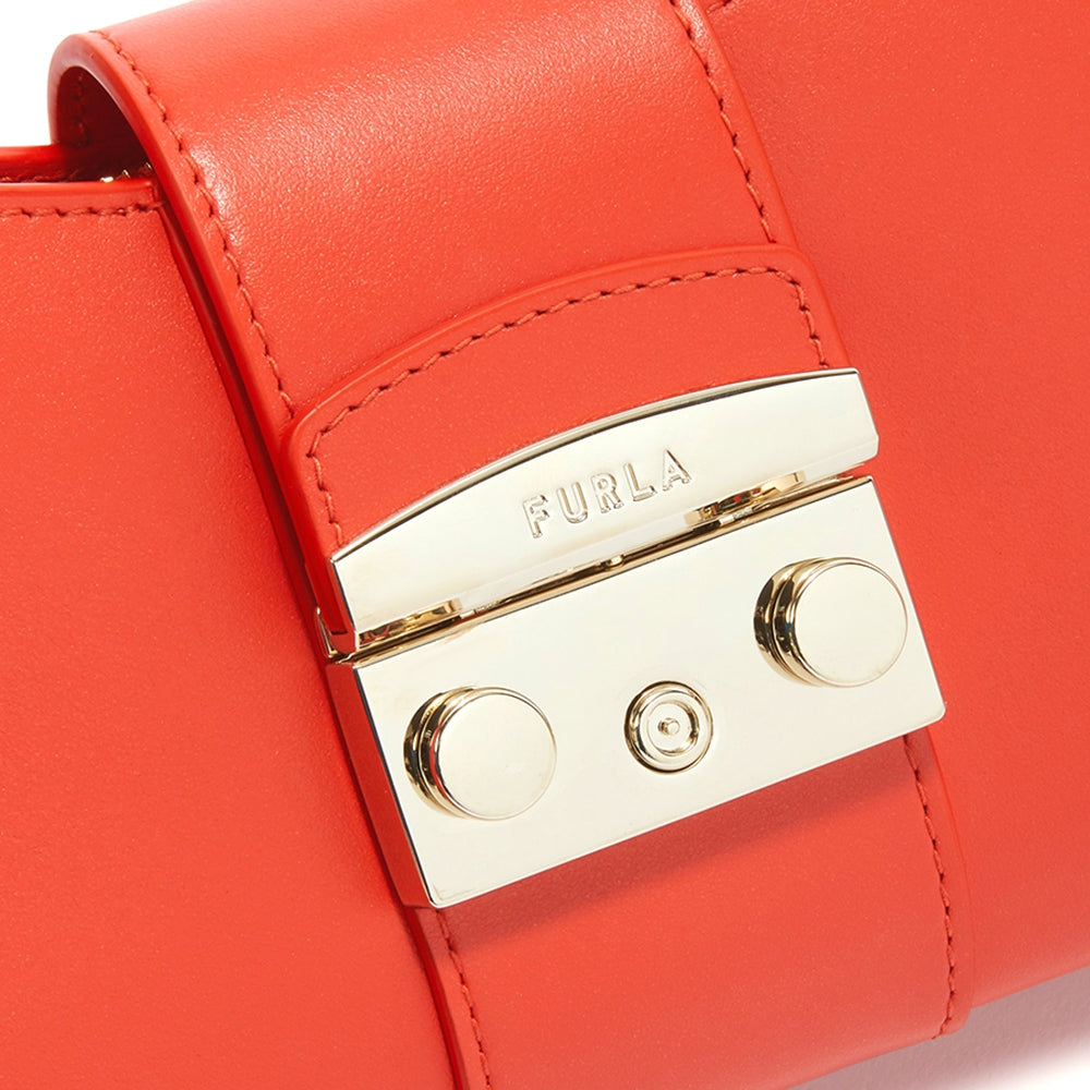 กระเป๋าสะพายผู้หญิง รุ่น Metropolis S Shoulder Bag Remix 25