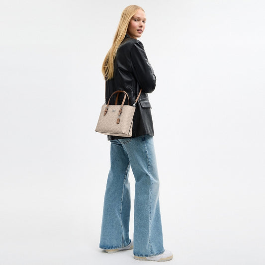 กระเป๋าสะพายผู้หญิง รุ่น Mollie Tote Bag 25 In Signature Canvas