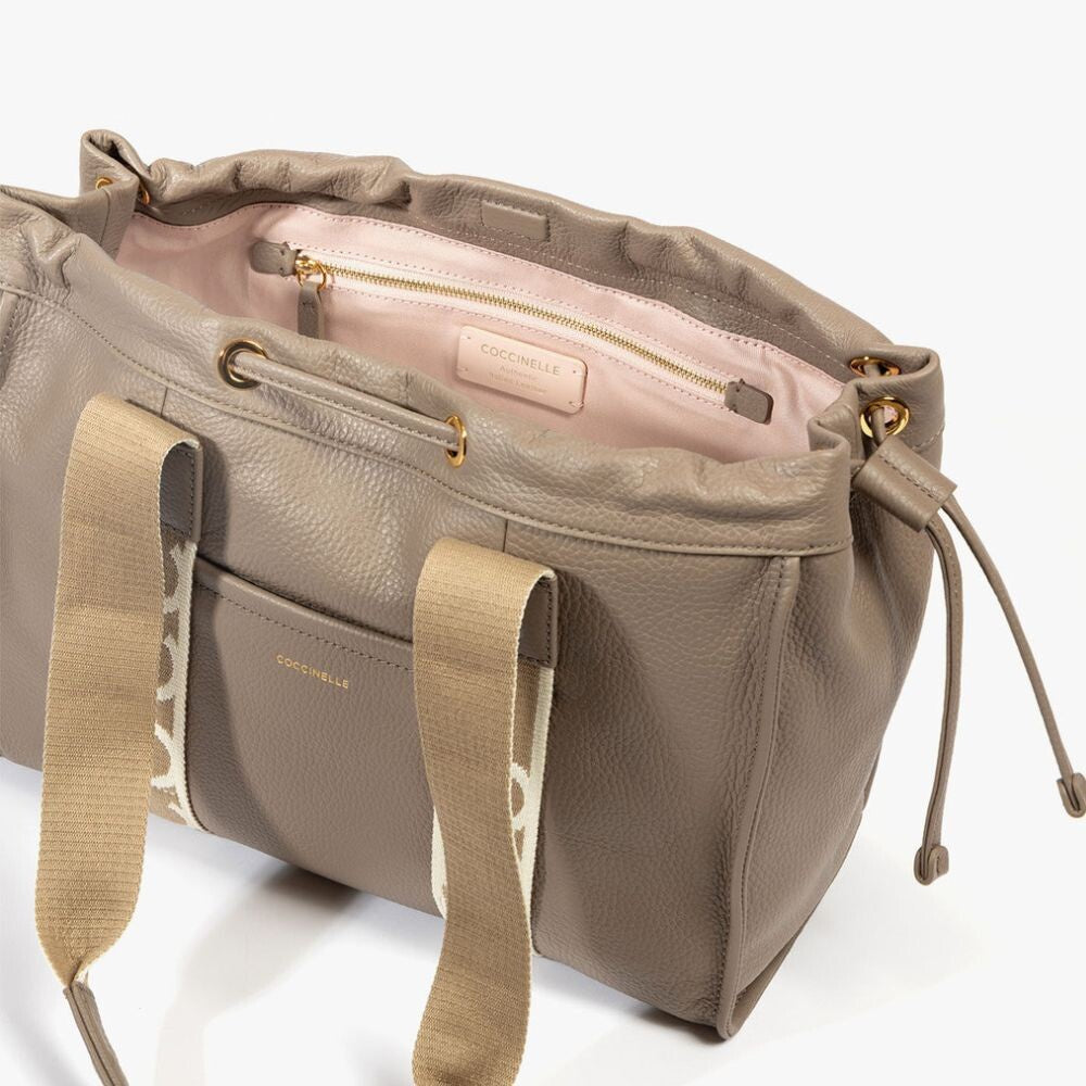 กระเป๋าถือผู้หญิง รุ่น 2Day Signature