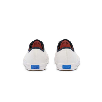 รองเท้าผ้าใบ  รุ่น Champion Canvas Varsity Lace