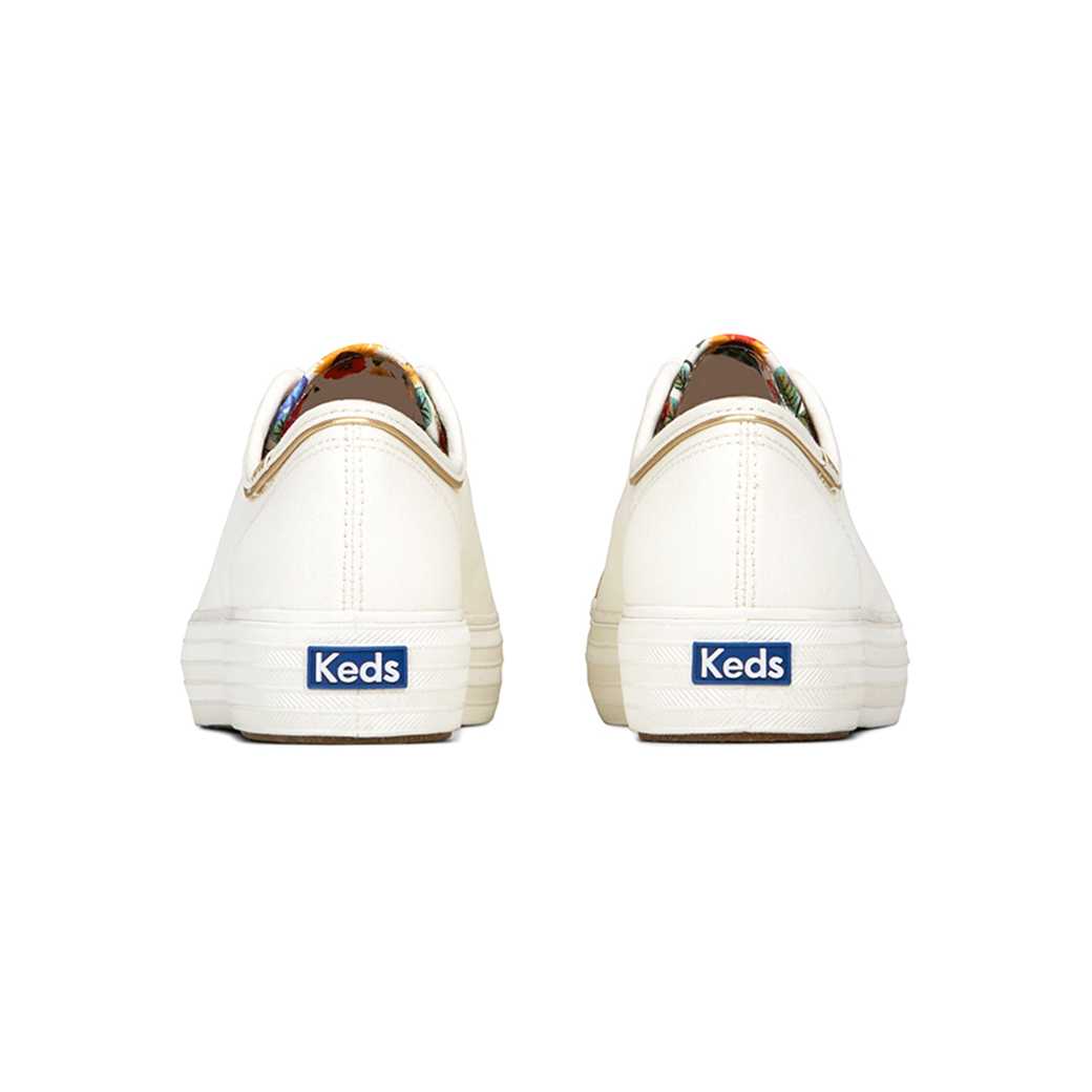 รองเท้าผ้าใบ  รุ่น Triple Kick RPC Blossom