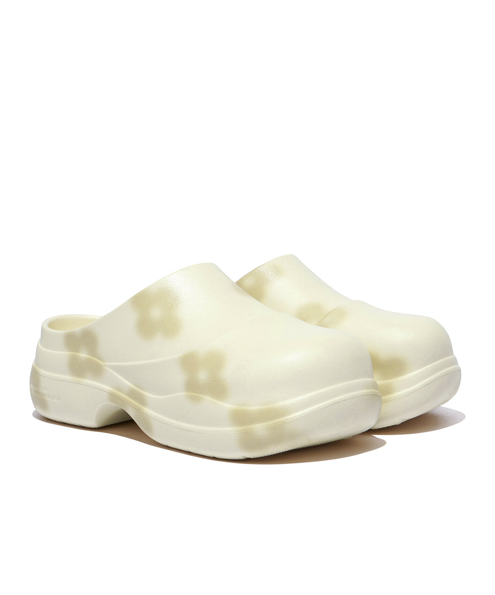 รองเท้าแตะเปิดส้น ผู้หญิง รุ่น X Minjukim Floral Shadow Clog