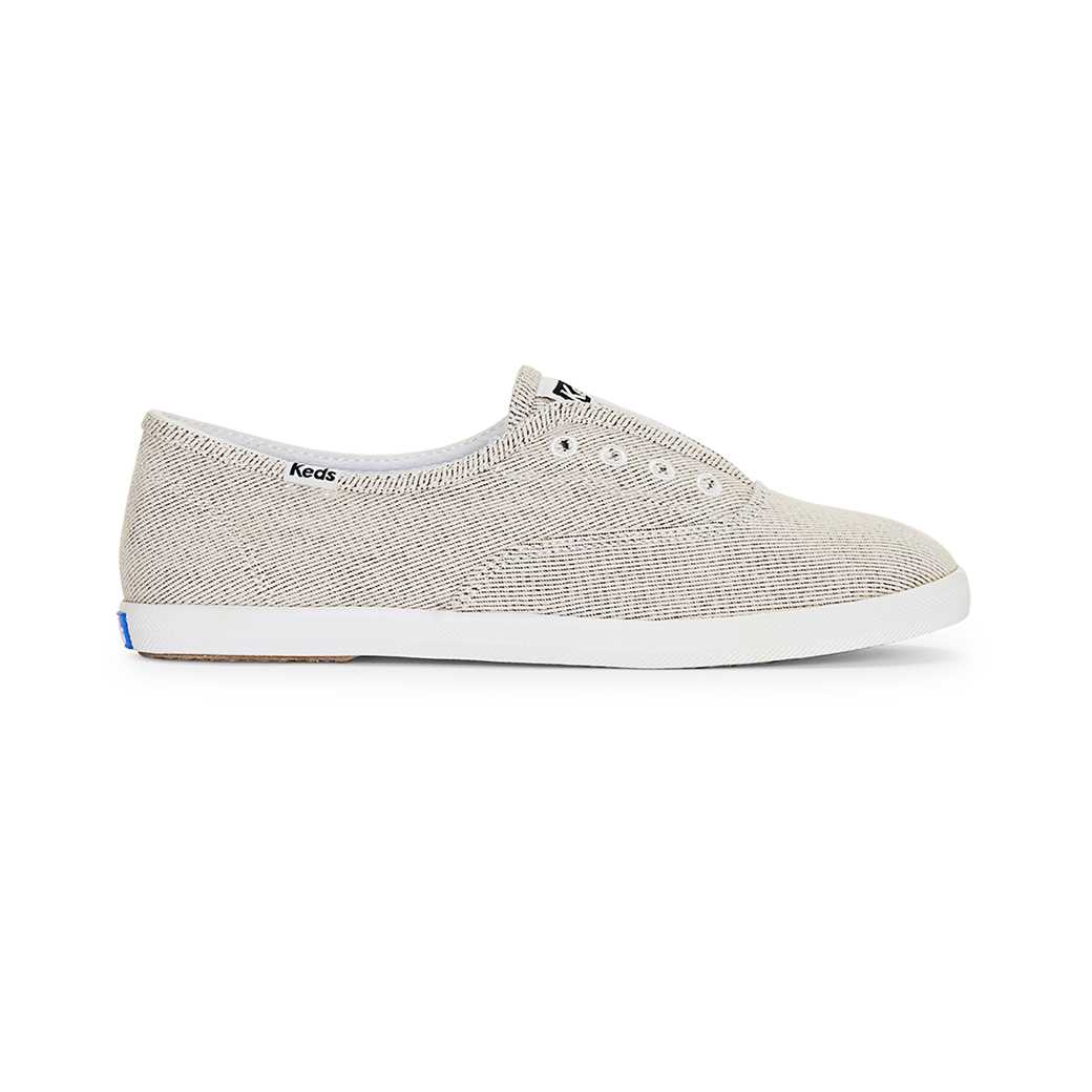 รองเท้าผ้าใบ  รุ่น Chillax 2-Tone Textile