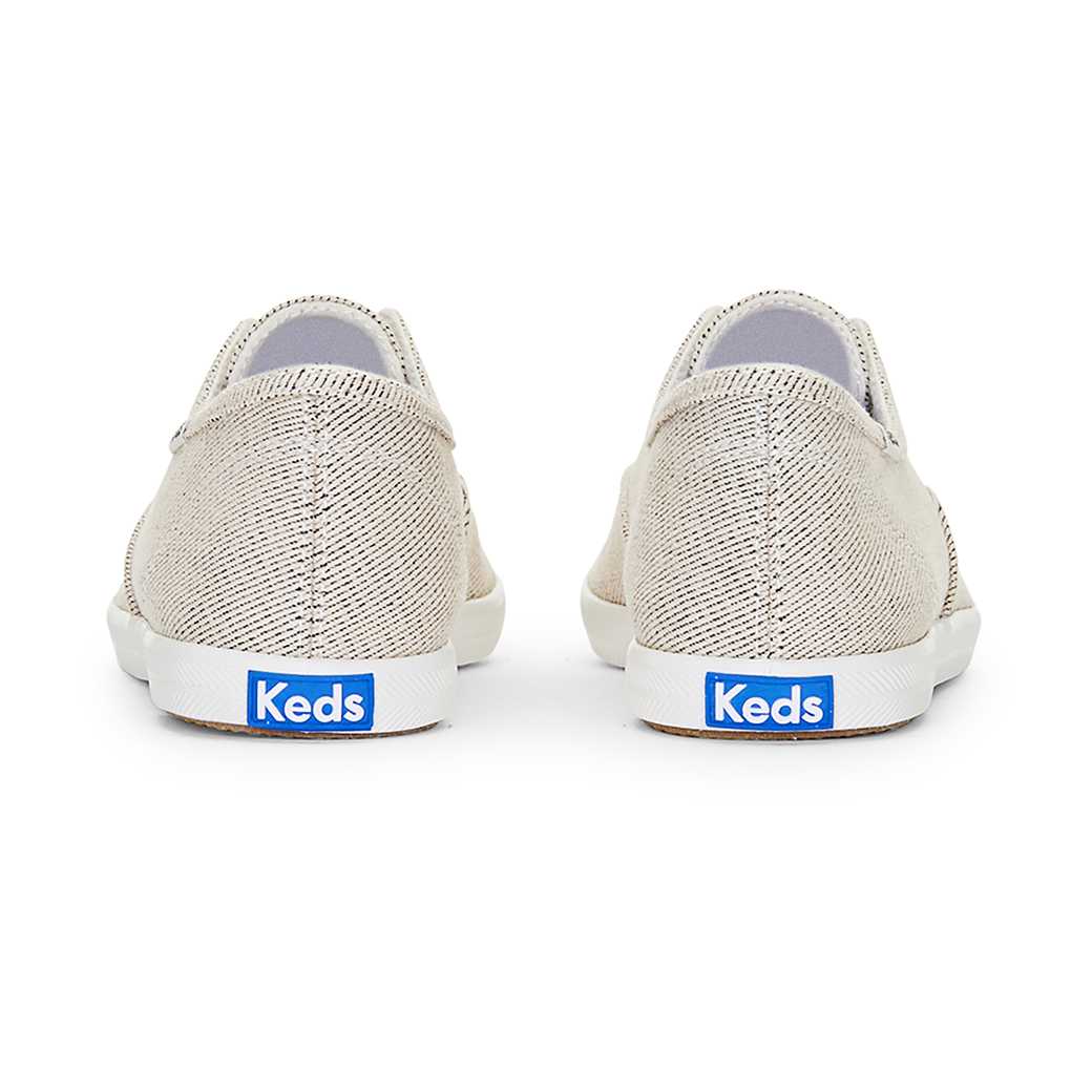 รองเท้าผ้าใบ  รุ่น Chillax 2-Tone Textile
