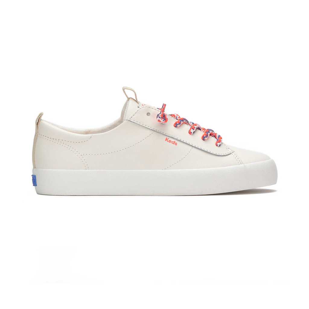 รองเท้าผ้าใบหนัง ผู้หญิง รุ่น Kickback Leather Round Laces
