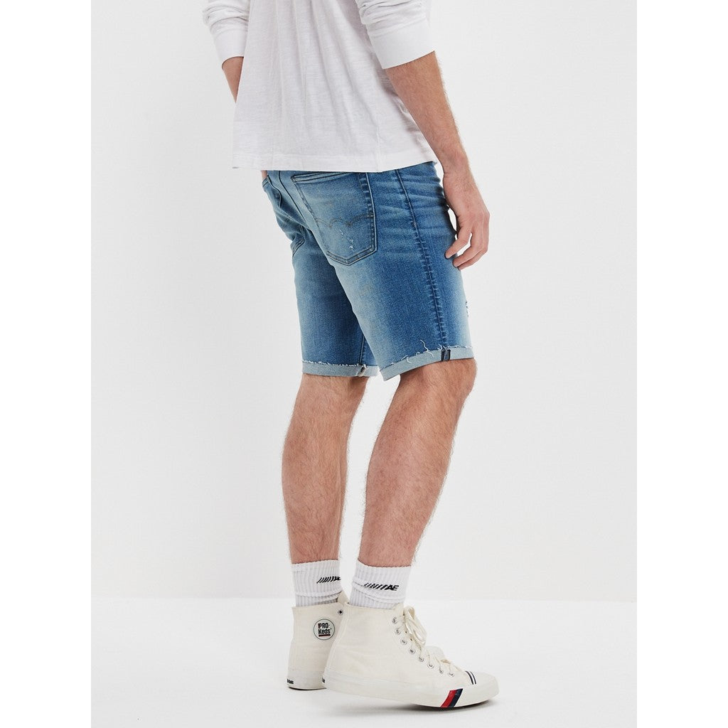 กางเกงยีนส์ขาสั้นผู้ชาย Medium Wash W/ Small Destroys Denim Cutoff Short