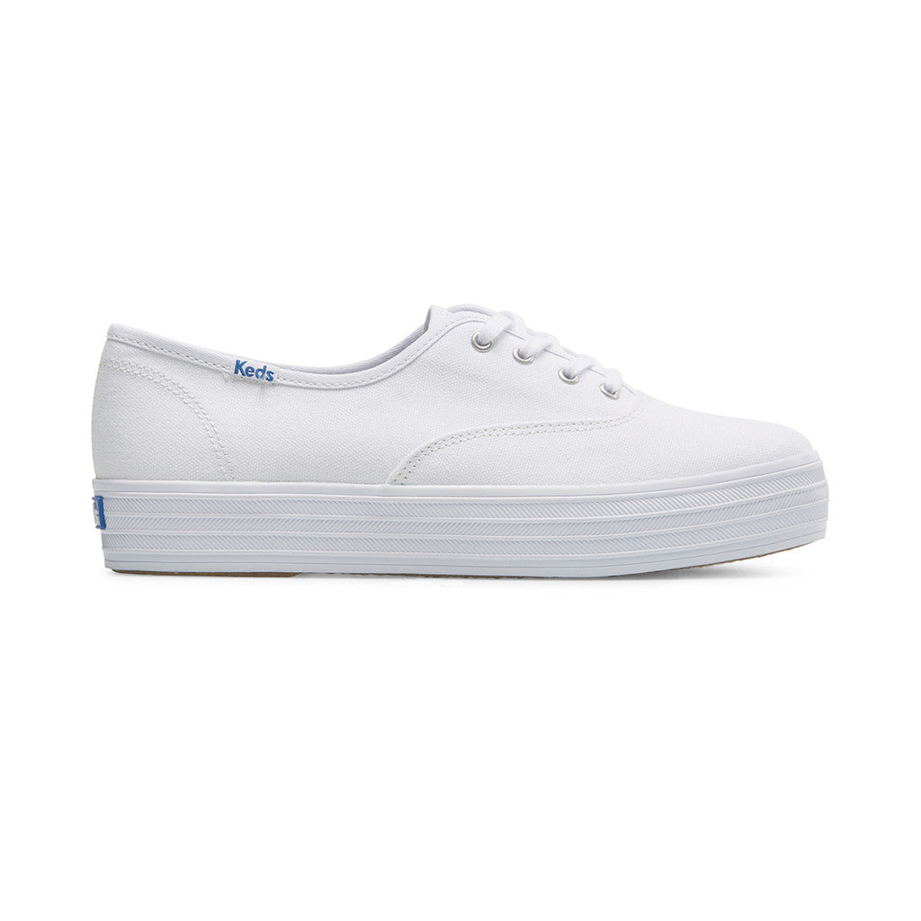 รองเท้าผ้าใบ ผู้หญิง รุ่น The Platform Canvas