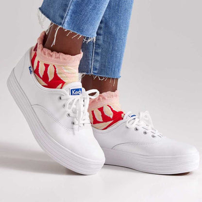 รองเท้าผ้าใบหนัง ผู้หญิง รุ่น The Platform Leather