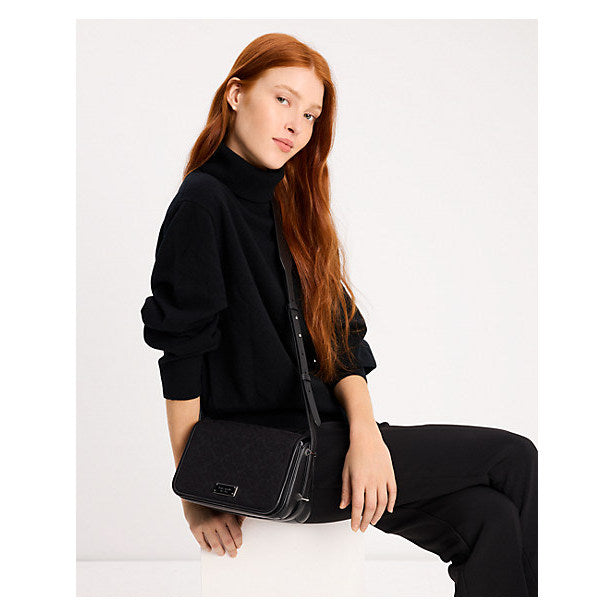 กระเป๋าสะพายผู้หญิง รุ่น Liv Flap Crossbody