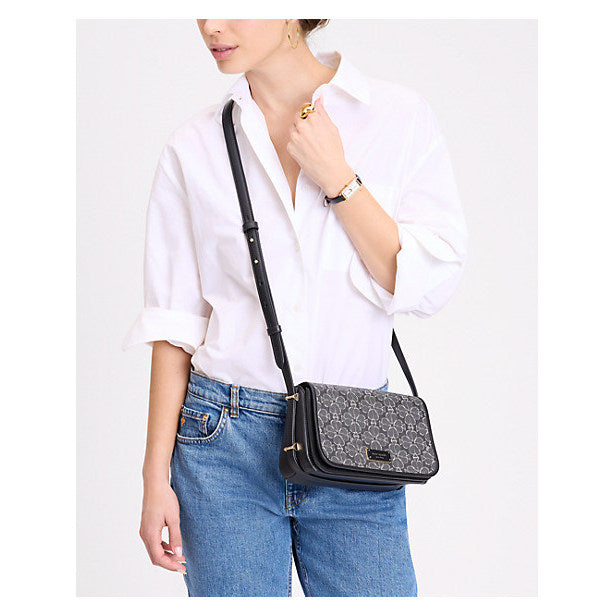 กระเป๋าสะพายผู้หญิง รุ่น Liv Flap Crossbody