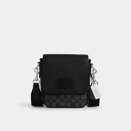 กระเป๋าสะพายข้างผู้ชาย รุ่น Lucas Crossbody In Signature Jacquard