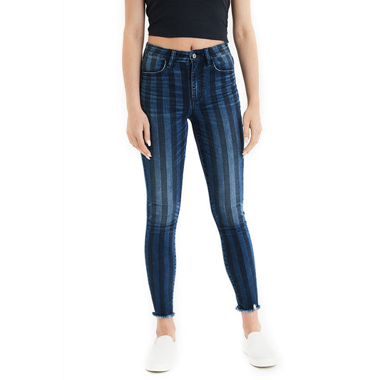 กางเกงยีนส์เจกกิ้งครอปเอวสูง Super Hi-Rise Jegging Crop