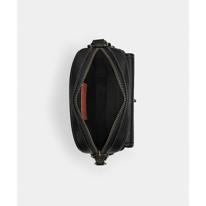 กระเป๋าสะพายข้างผู้ชาย รุ่น Turnlock Crossbody Bag