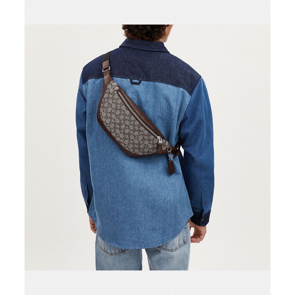 กระเป๋าคาดอกผู้ชาย รุ่น Warren Belt Bag In Signature Jacquard
