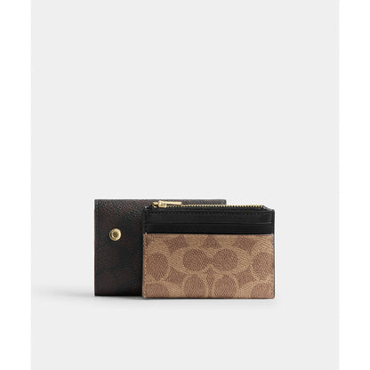 กระเป๋าสตางค์ผู้หญิง รุ่น Card Holder Wallet In Blocked Signature Canvas