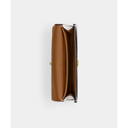 กระเป๋าใส่บัตรผู้หญิง รุ่น Flap Card Case In Signature Canvas