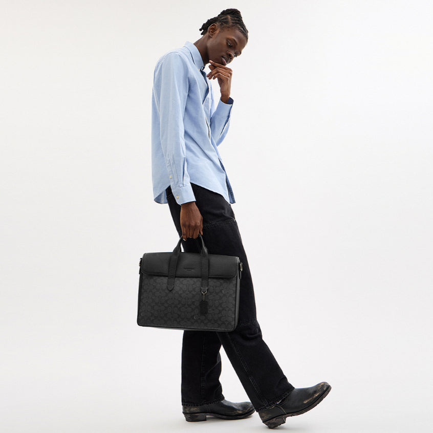 กระเป๋าใส่เอกสารผู้ชาย รุ่น Sullivan Portfolio Brief In Signature Canvas