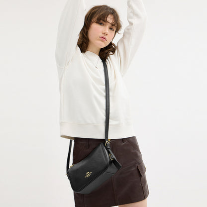 กระเป๋าสะพายผู้หญิง รุ่น Kailey Shoulder Bag
