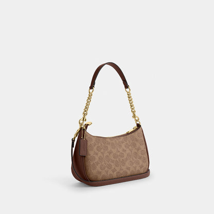 กระเป๋าสะพายผู้หญิง รุ่น Teri Shoulder Bag In Signature Canvas