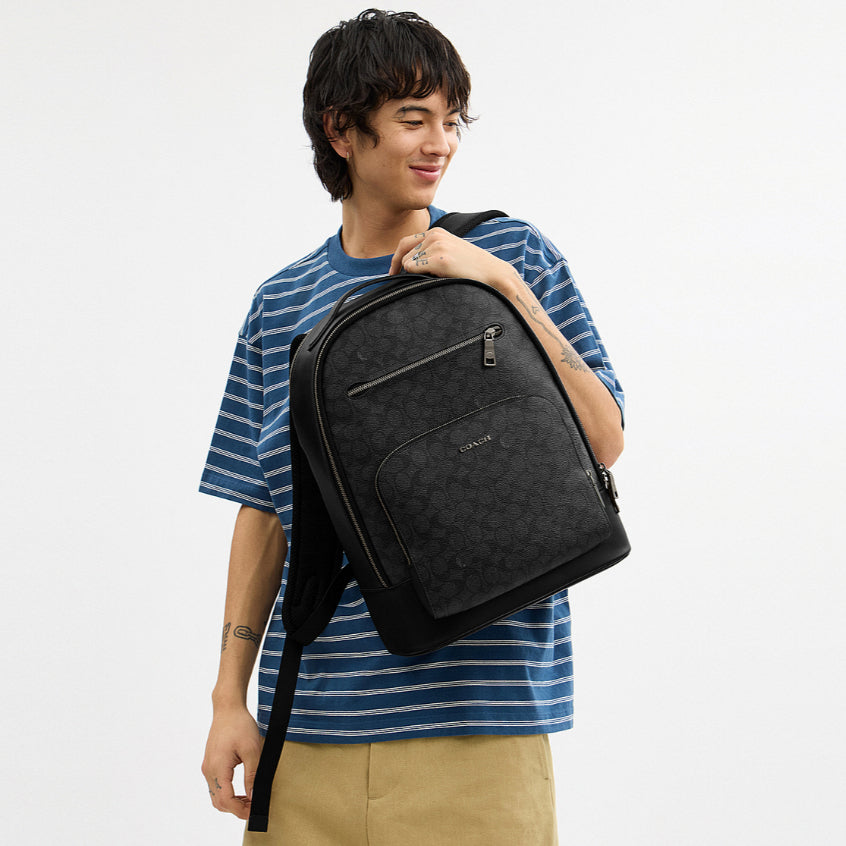 กระเป๋าเป้ผู้ชาย รุ่น Ethan Backpack In Signature Canvas