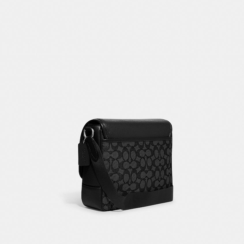 กระเป๋าสะพายข้างผู้ชาย รุ่น Sprint Map Bag 25 In Signature Jacquard