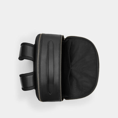 กระเป๋าเป้ผู้ชาย รุ่น Ethan Backpack In Signature Canvas