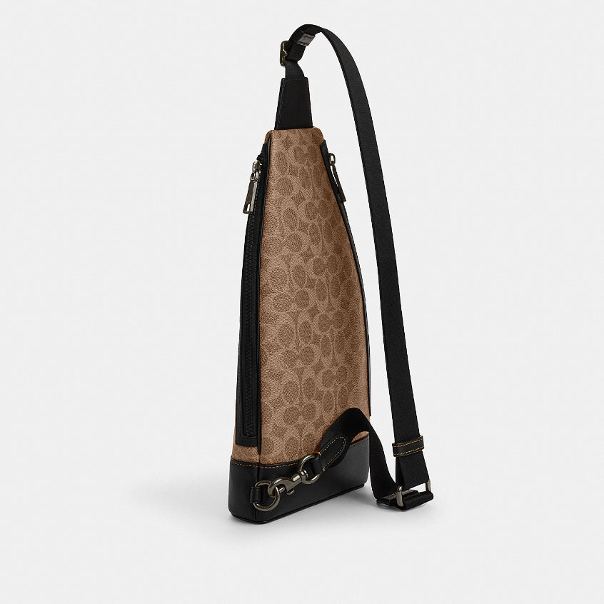กระเป๋าคาดอกผู้ชาย รุ่น Dominic Sling Pack In Signature Canvas