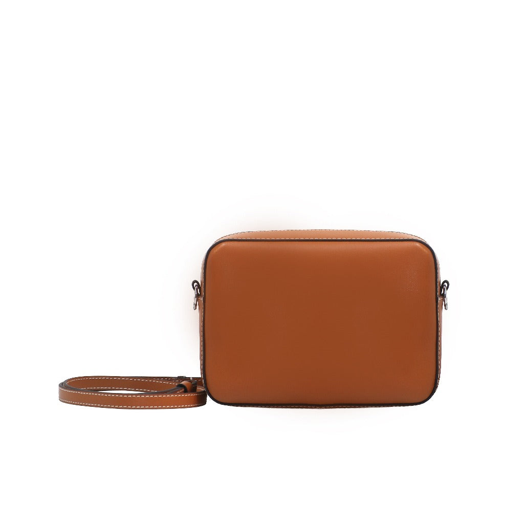 กระเป๋าสะพายผู้หญิง รุ่น Beat Cow Hide Perforee