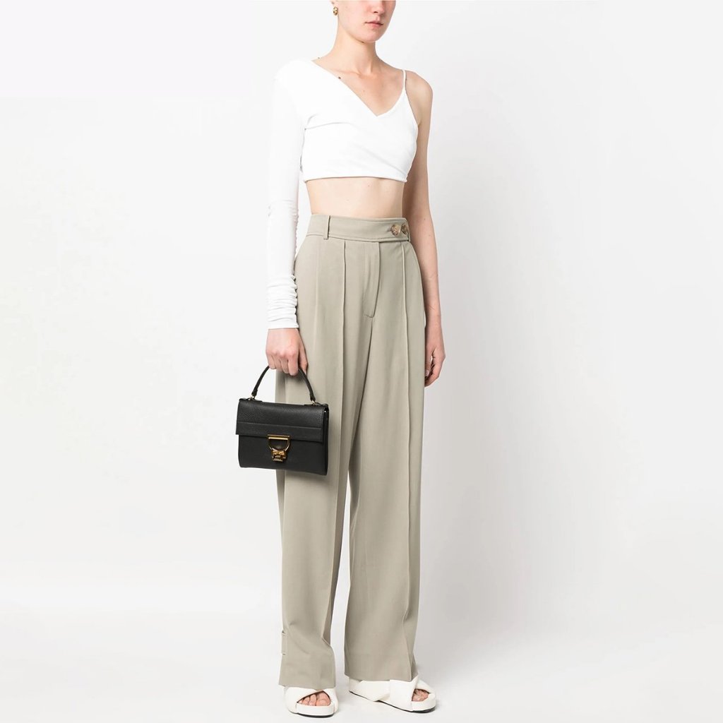 กระเป๋าคลัตช์ผู้หญิง รุ่น Arlettis Signature