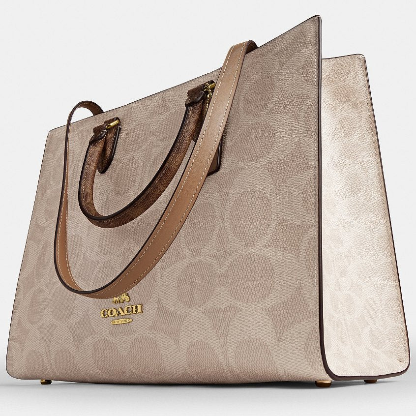 กระเป๋าสะพายผู้หญิง รุ่น Maggie Tote Bag In Blocked Signature Canvas