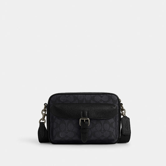 กระเป๋าสะพายข้างผู้ชาย รุ่น Warner Crossbody Bag In Signature Canvas