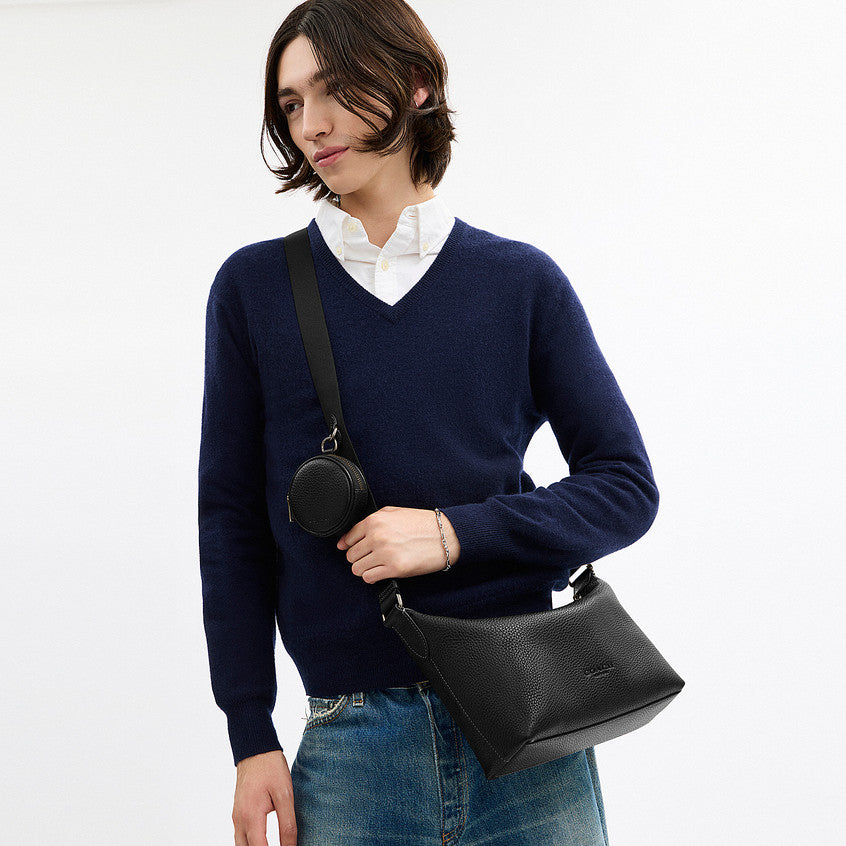 กระเป๋าสะพายข้างผู้ชาย รุ่น Small Finn Crossbody Bag With Pouch