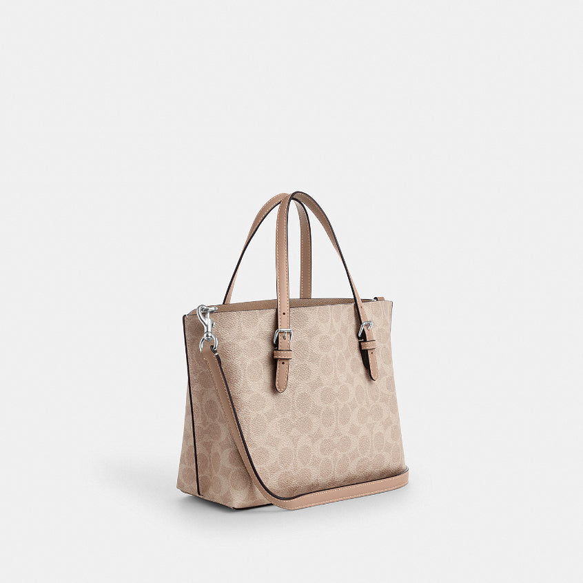 กระเป๋าสะพายผู้หญิง รุ่น Mollie Tote Bag 25 In Signature Canvas