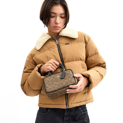 กระเป๋าสะพายข้างผู้หญิง รุ่น Satchel Crossbody Bag In Signature Canvas