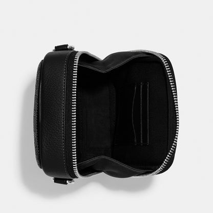กระเป๋าสะพายข้างผู้ชาย รุ่น Stanton Crossbody In Signature Jacquard
