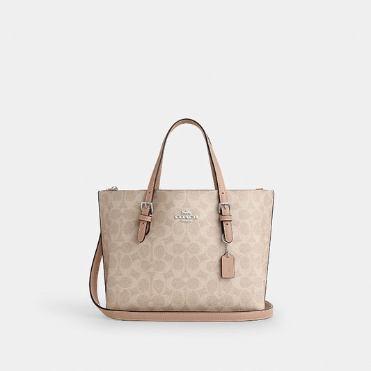 กระเป๋าสะพายผู้หญิง รุ่น Mollie Tote Bag 25 In Signature Canvas